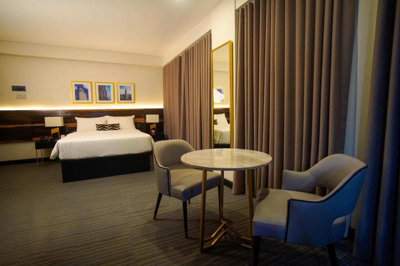 טגאיטאי The Grandmaster Hotel מראה חיצוני תמונה
